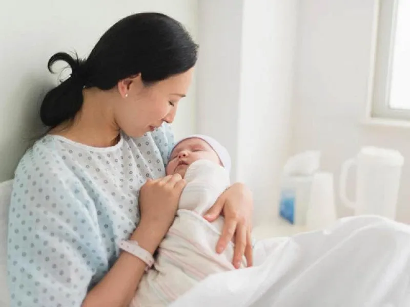 Cơ thể mẹ sau sinh - Giai đoạn phục hồi và ưu tiên sức khỏe của mẹ và bé