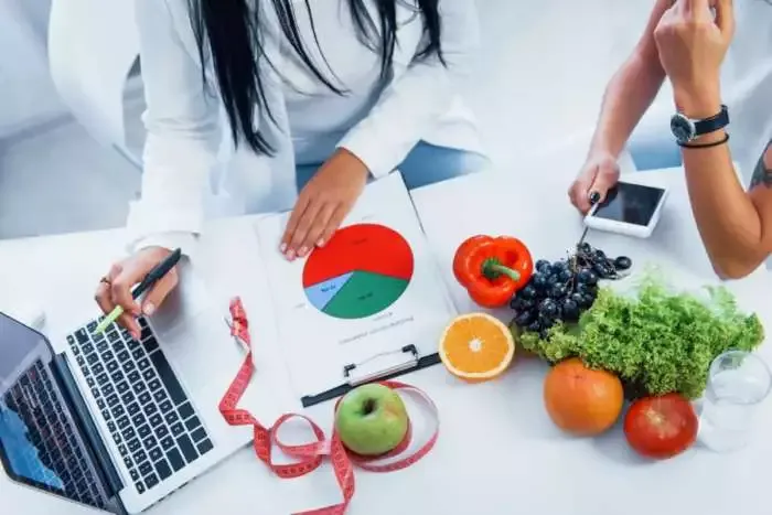 "Nên kết hợp thuốc giảm cân với thực phẩm nào?" - Kết hợp với CHẾ ĐỘ ĂN KHOA HỌC, không phải thực phẩm "thần kỳ"!